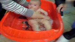 偷窥洗澡视频国产在线  第1张